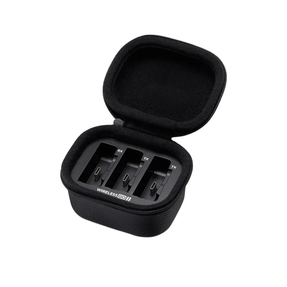 

2026 Compact Charging Case with 4200 MAH Rechargeable Built-in Battery Wireless GO 2 II Three USB-C Outputs Accessory