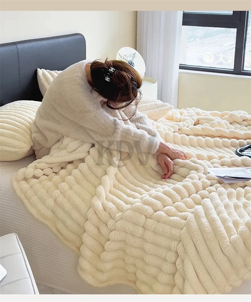 Luxury Soft Faux Rabbit Fur Throw Blanket Fluffy Warm Solid Color Plush Blanket for Sofa Bed Single Double Spring Autumn Plaid