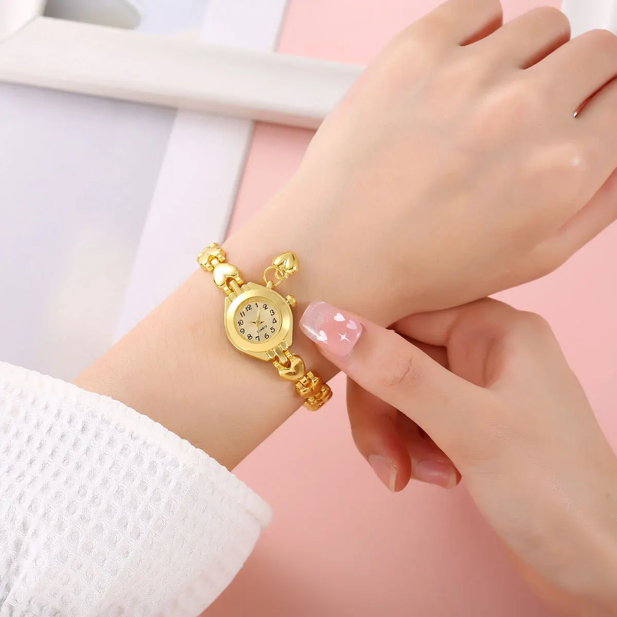 MAYZHISU Golden Bracelet Watch For Women Simple Elegant Small Women's Watches Alloy Strap Waterproof Ladies Dresses Wristwatch