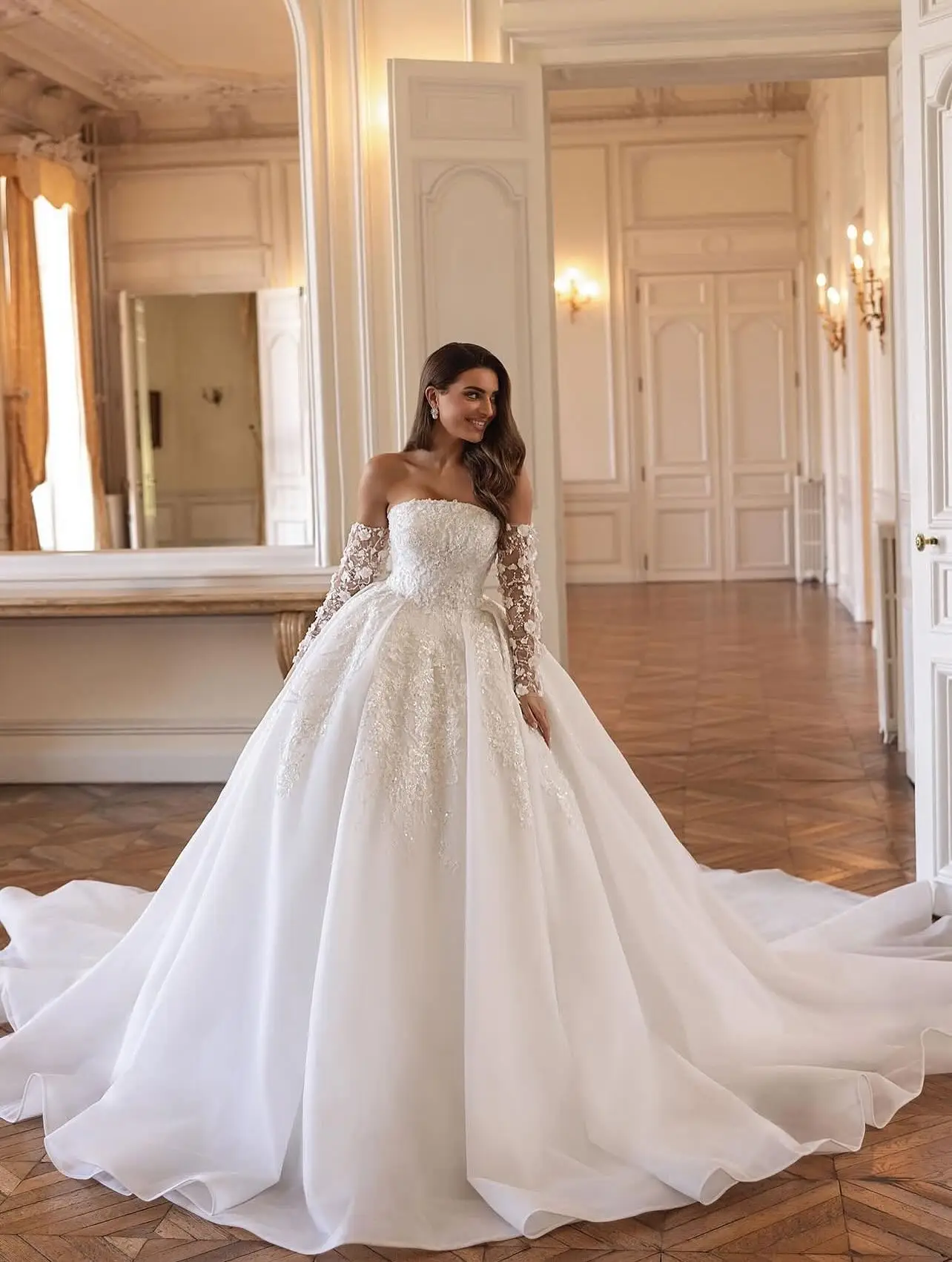 

Customized High Quality Temperament Strapless Wedding Dress Appliques Chiffon Pearls Formal Bridal Party Luxury Bridal Gowns
