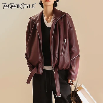 TWOTWINSTYLE Solide Streetwear Leder Jacken Für Frauen Revers Langarm Patchwork Zipper Casual Mäntel Weibliche Mode Stil Neue
