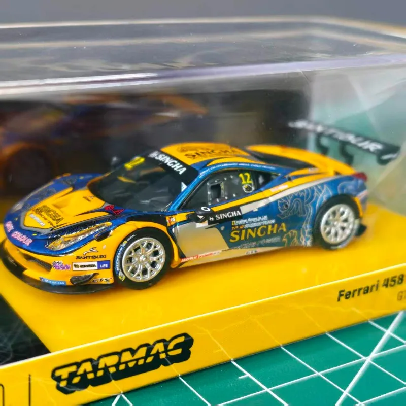 In stock 1:64 458 GT3 2016 Asian GT Challenge alloy simulation car model, boy toy gift, room collection statue