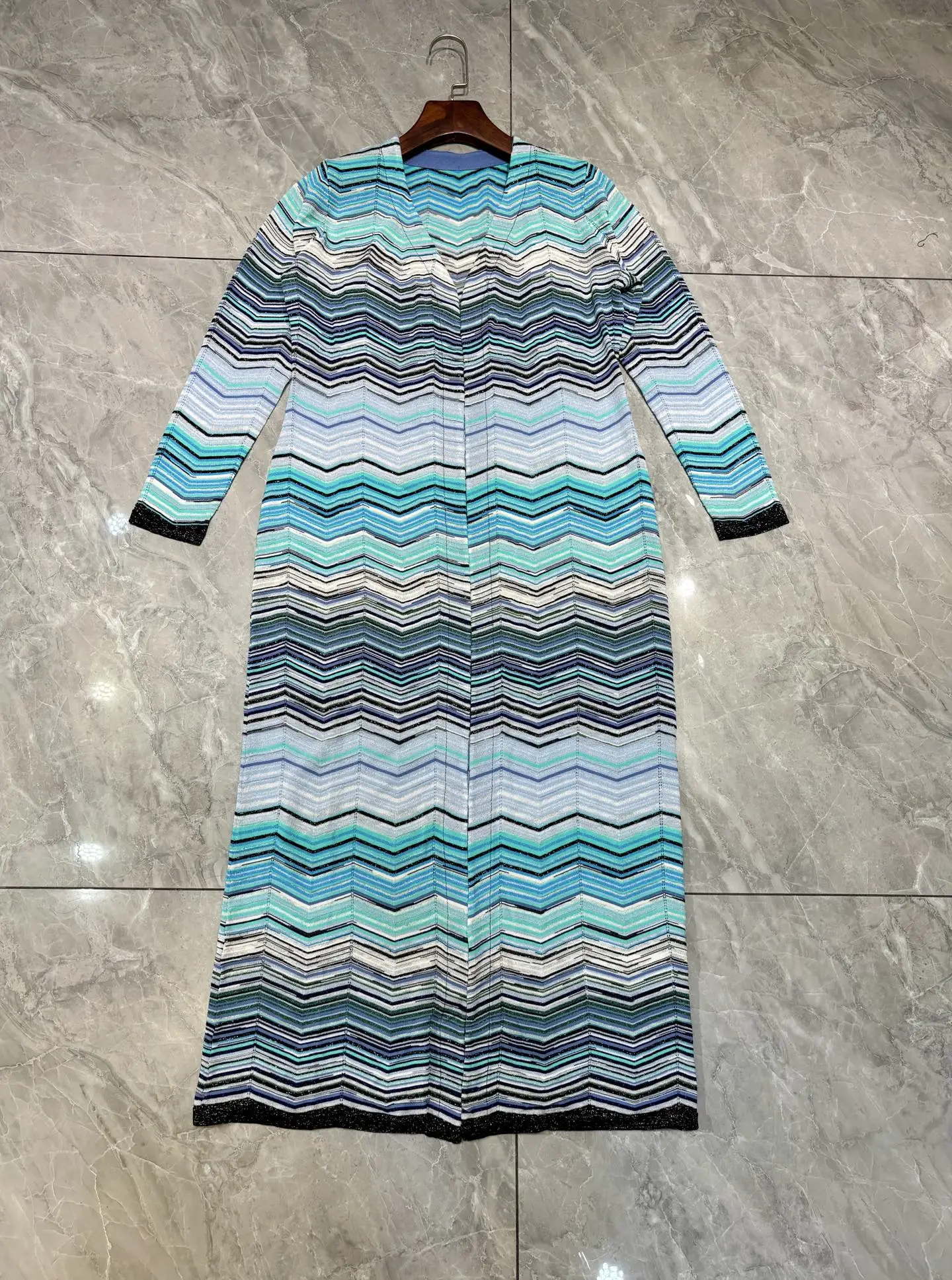 

Women Zigzag Striped Knitted Cardigan V-Neck Long Sleeve Fashion Ladies Blue Sweater