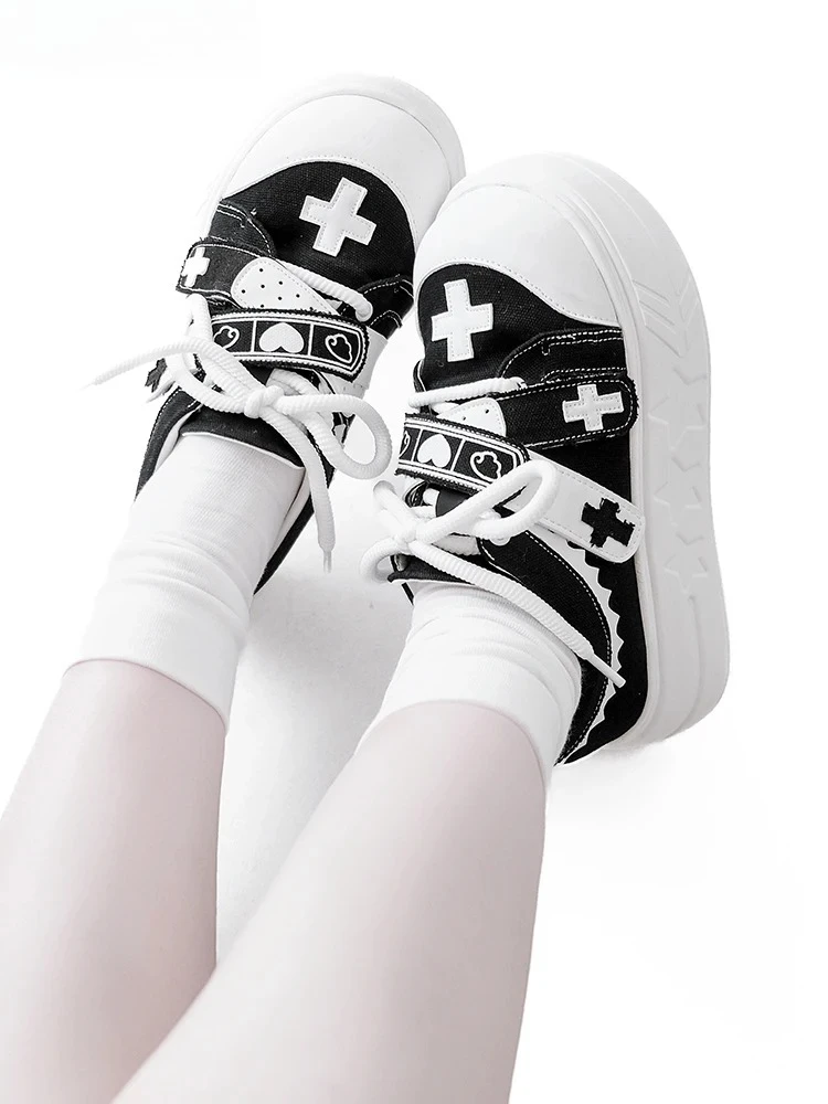 

Оригинальные парусиновые туфли в японском стиле для милых девочек, студенческие универсальные туфли-маффины на платформе, милые крутые белые туфли для доски