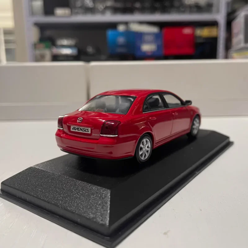 Minichamps Diecast Scala 1:43 Avensis 2002 Berlina Lega di Simulazione Modello di Auto Collezione Ornamenti Display Statico Regalo di Festa