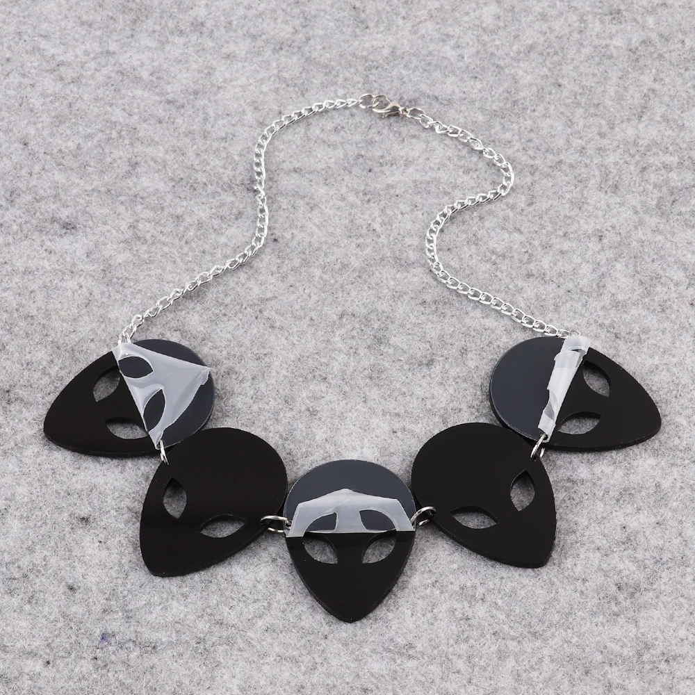 FishSheep Acrylic Alien UFO Short Choker Necklace for Girl Punk Geometric Collar Pendant Necklaces Women Fashion Y2K Jewelry