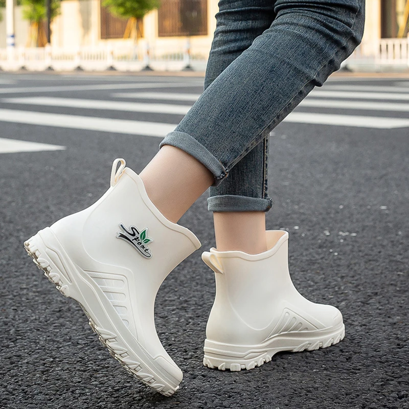 Short Tube Women\'s Fashion New Waterproof Rain Boots Flat Non-slip PVC Wear-Resistant Outdoor White Short Tube Rain Boots 36-40