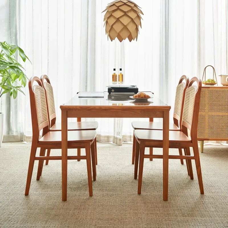 Simple home restaurant B & B rectangular table for many people to eat