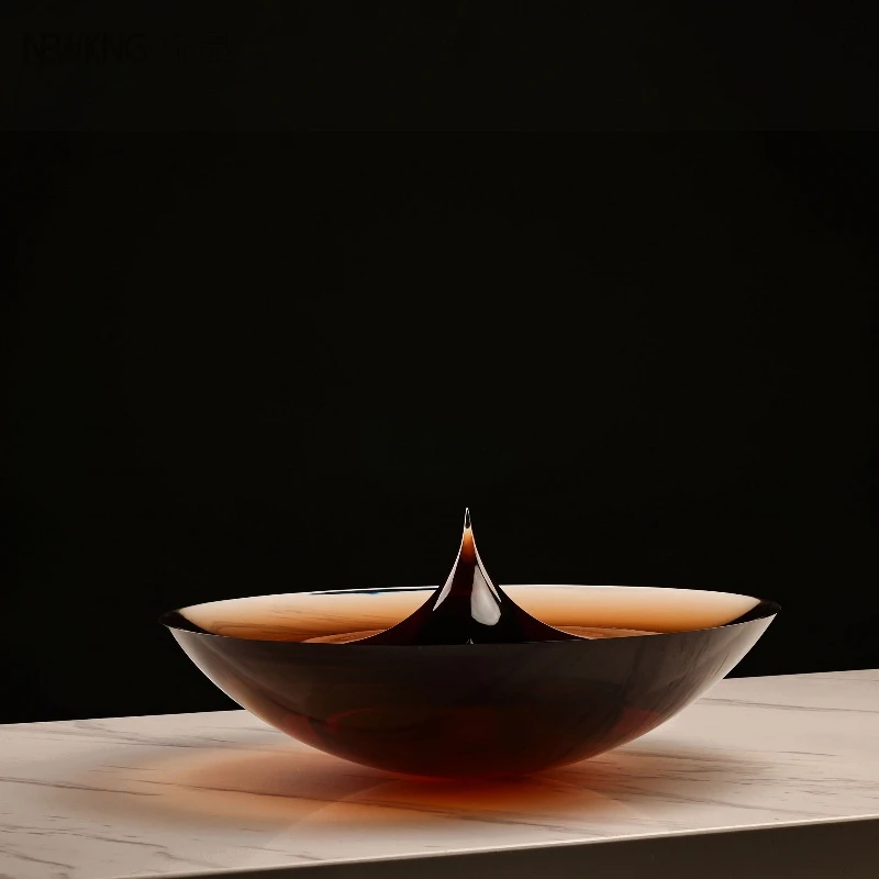 تمثال نافورة مستديرة فاخرة شفافة باللون البني/الأخضر، نحت علوي لتزيين سطح الطاولة المذهل في المطاعم