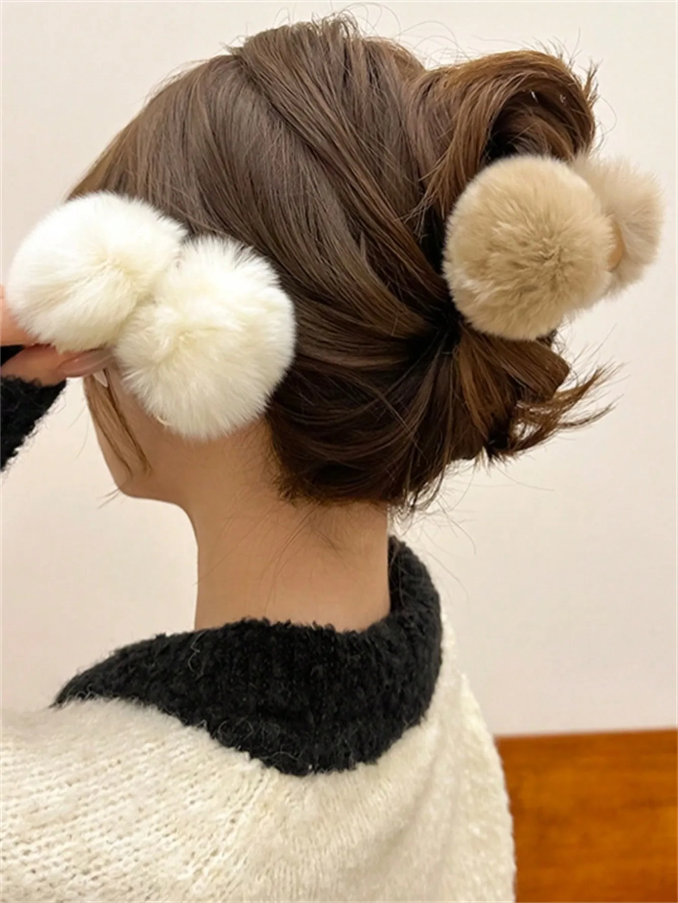 1 Hair claw women Maillard Cute Hairball women\'s fleece Grab Ball Hair Grab Premium hair clip Hair clip