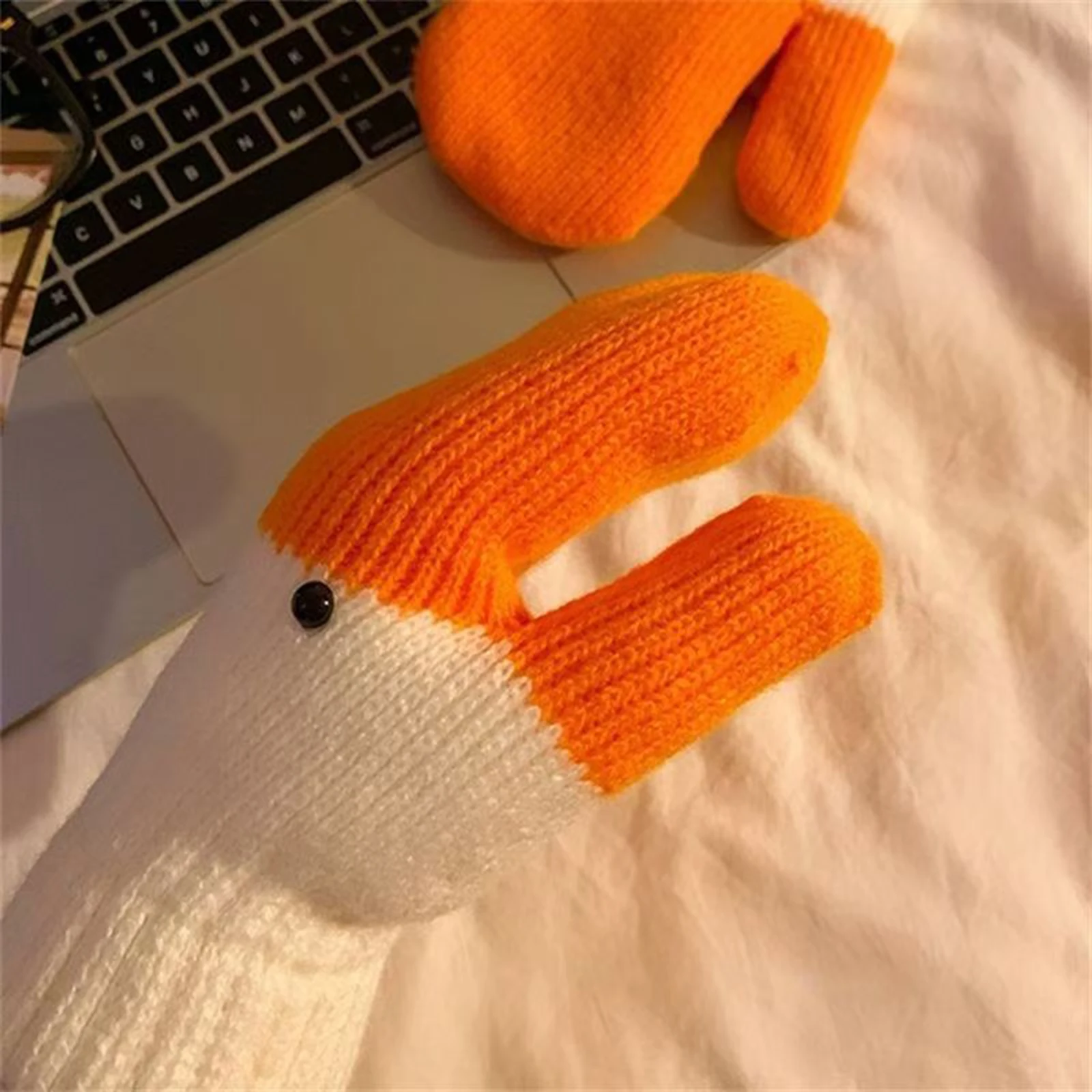 

Fashionable Cartoon Swan Mittens Unisex Warm Gloves Soft Polyester Winter Accessories for Daily Wear and Gifts