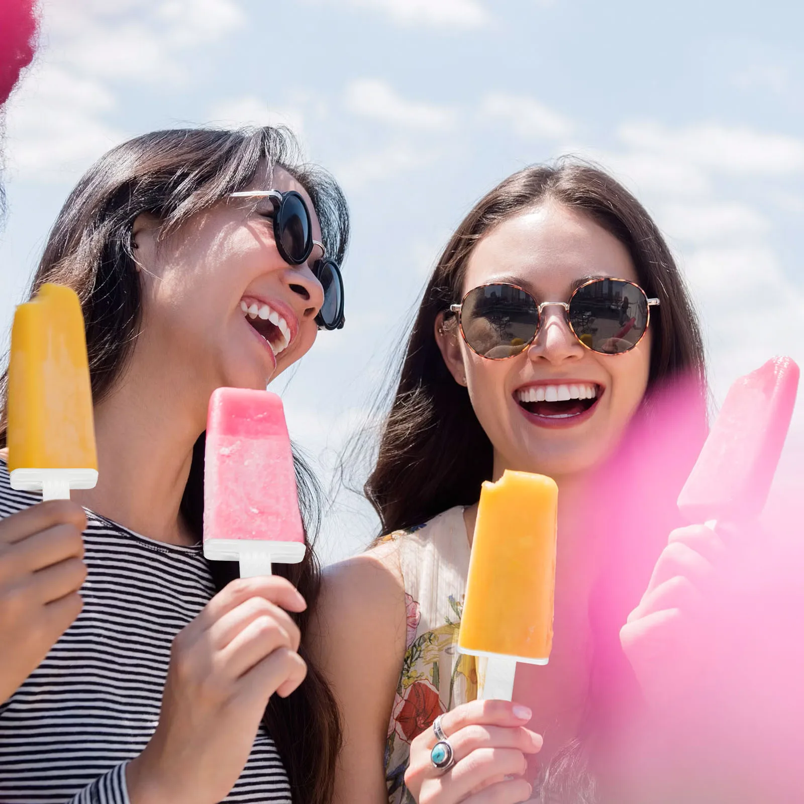 

1pc Ice Cream Molds with Lids Sticks Food Grade Silicone Fun Shape Creative Summer Popsicle Mold for DIY Ice Cubes Freezer