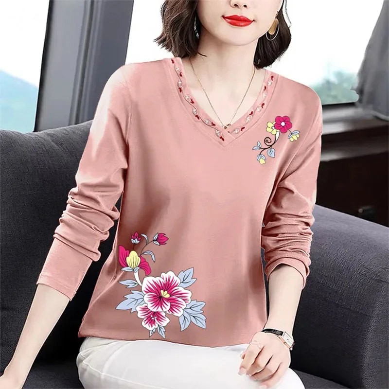 

New Autumn Long sleeved T-shirt Women's Autumn Embroidered V-neck Middle aged Female Versatile Cotton Large Size Shirt Top