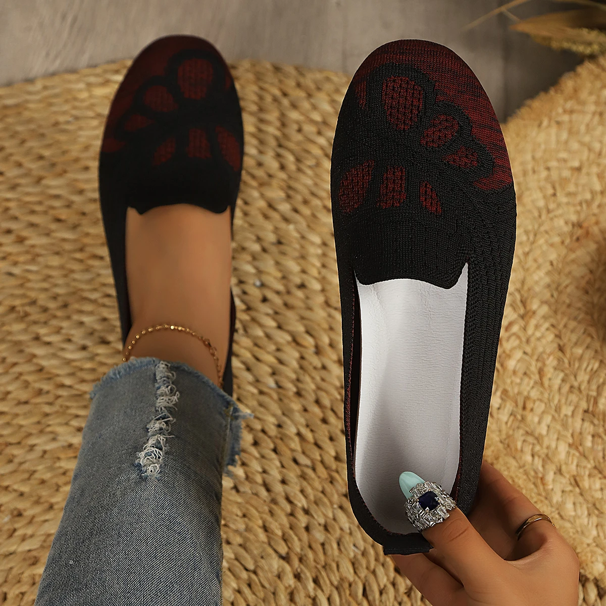 Shoes Women Spring New Landscape Embroidered Shoes National Wind Round Head Soft Sole Comfortable Slip-on Middle-aged Casual Sho