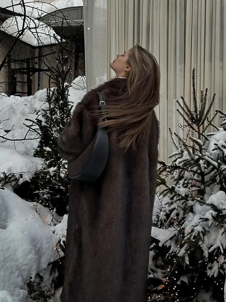 2026 Winter Warm Fluffy Gradient Eco Fur Jacket Women Luxury Long Faux Fox Fur Coat Street Furry Outerwear Overcoat Jacket Teddy