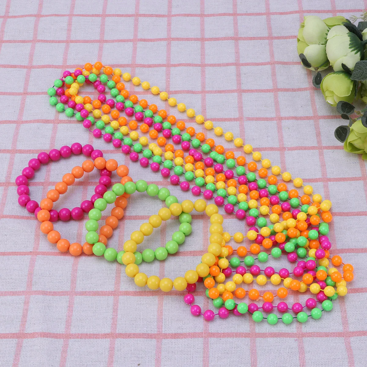 ชุดสร้อยข้อมือและสร้อยคอพลาสติกนีออน 16 ชิ้น 8 สร้อยคอ 8 สร้อยข้อมือ สีสันสดใส สำหรับงานปาร์ตี้ ชุดแฟนซี แอคเซสเซอรี่เต้นรำสไตล์เรโทร