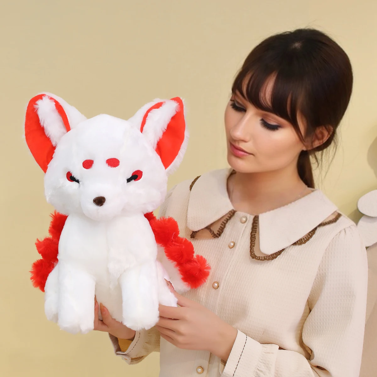 Vosa de brinquedo de pelúcia fofa e criativa com nove caudas, um travesseiro inspirado no clássico das montanhas e da mitologia dos mares, uma nove caudas