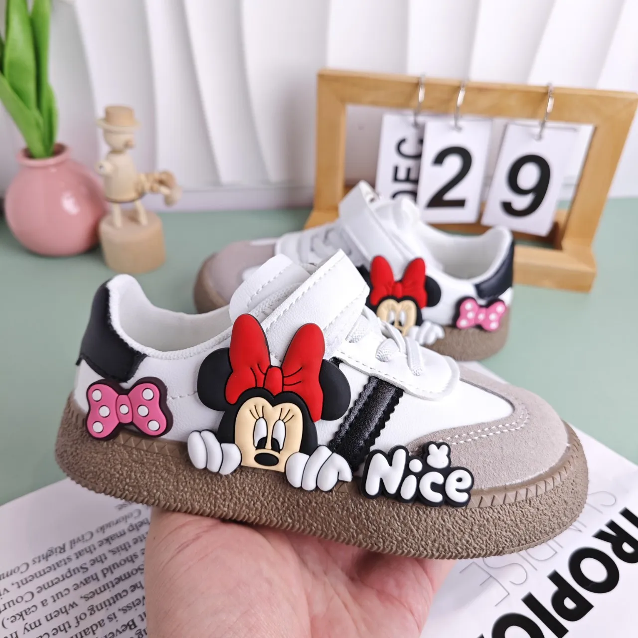 

Disney Children's Casual Shoes Cute Minnie Girls Sneakers Mickey Boys Sport Shoes Anti-slip Soft Sole Kids Board Shoes