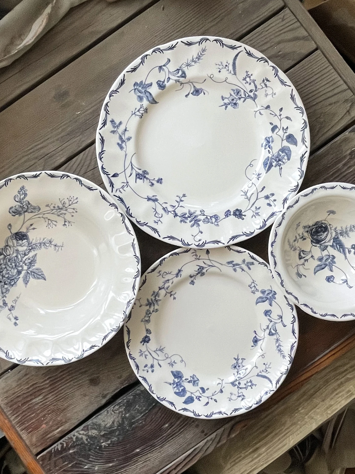 

High Temperature Enamel Underglaze Blue And White Floral Porcelain Dinnerware Steak Plate Dert Plate Cerc Floral Pattern