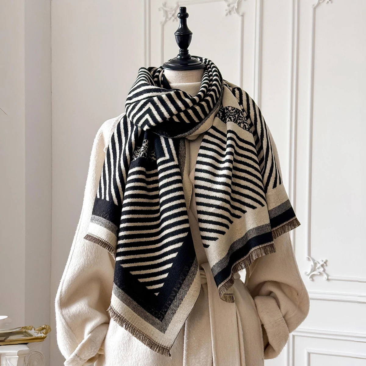 

2025 Winter Women Cashmere Scarf Thick Warm Pashmina Shawls Wraps Geometry Jacquard Lady Blanket Echarpe Bufanda Female New