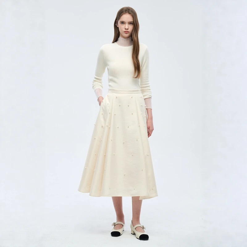 

Элегантная юбка А-силуэта для весеннего офисного гардероба, универсальная, с широким подолом, свободная по талии, стройнящая, из полиэфирного атласа, средней длины.