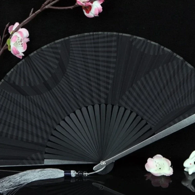 Titanium alloy, boy's weapon, iron, pure metal self-defense weapon fan, metal folding, aluminum alloy material