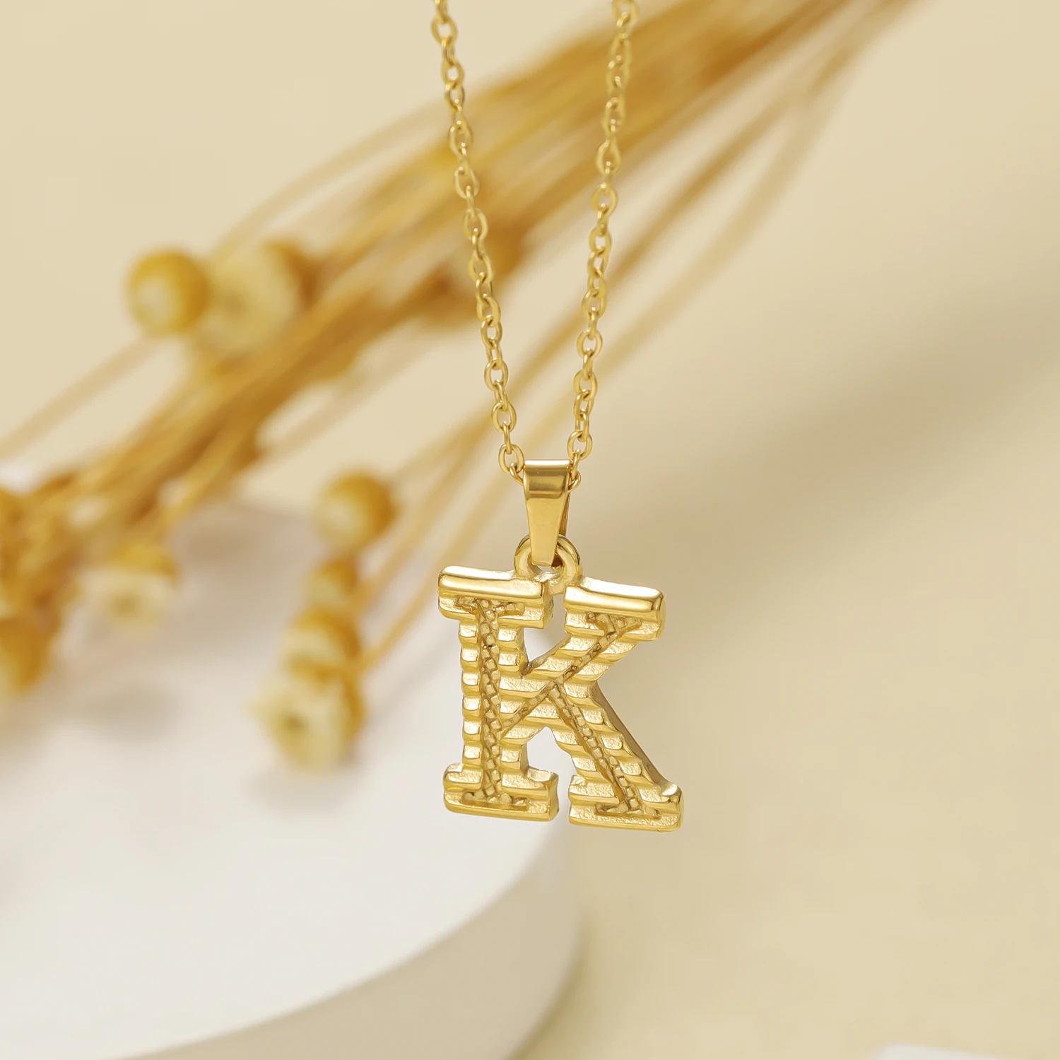 

Qitian Custom Kid Initial Letter Necklace Personalized A-Z Initial Letter Pendant Necklaces Trending Jewelry Christmas Gift Her