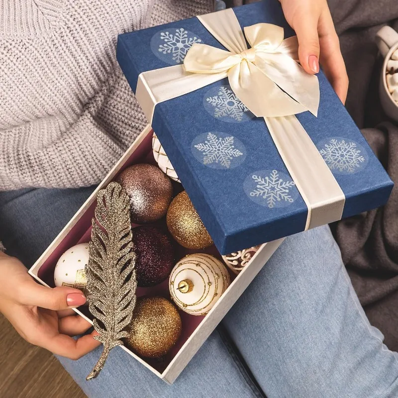 500pcs/roll, 1.5" -Self-Adhesive 6Design,glitter Gold & Silver Snowflake Labels for Cards, Gifts Wrap, Parties decor Sticker