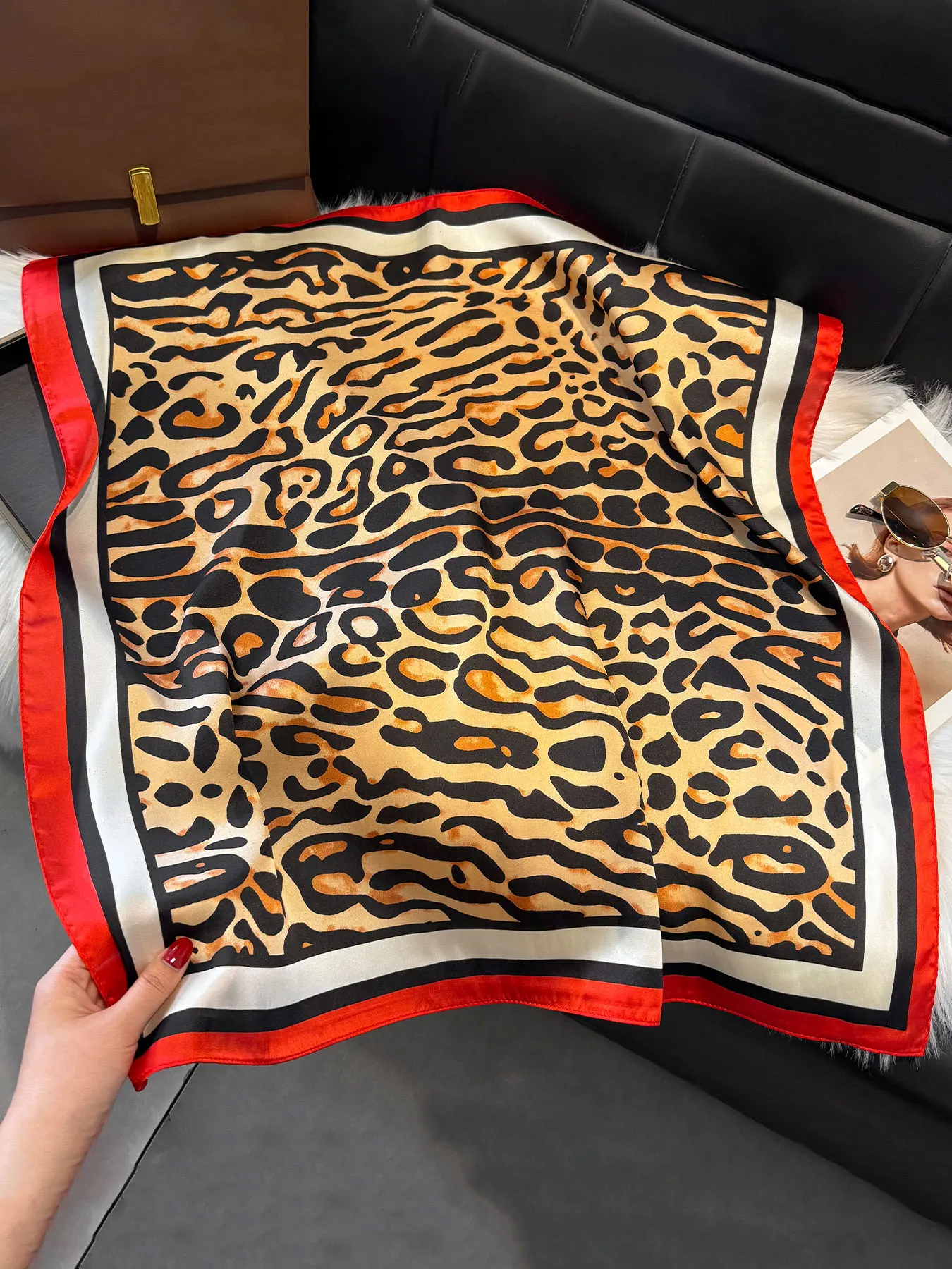 Trendy Leopard Print Silk Feel Square Bandana, Border Design, Lightweight Neck Scarf for Women Daily Outfit