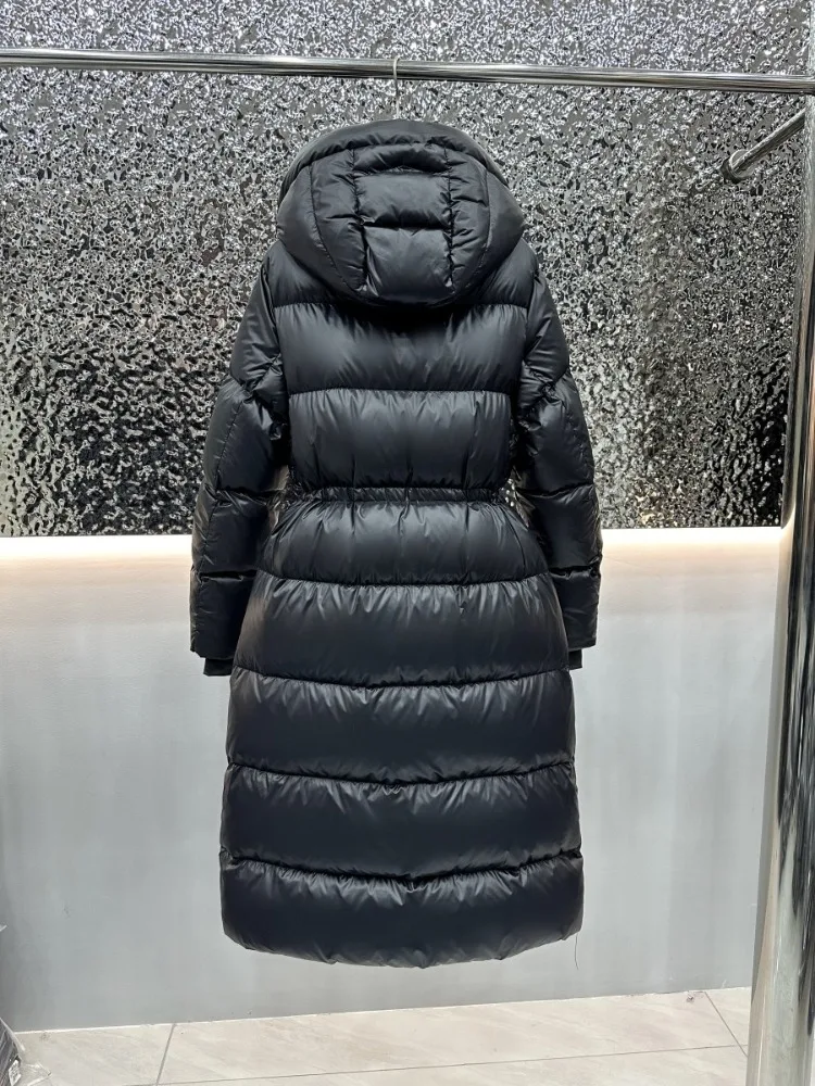 سترة نسائية طويلة للغاية بغطاء للرأس لشتاء 2025، معطف منتفخ سميك للغاية ببطة بيضاء 90%، سترة دافئة منفوشة باللون الأسود اللامع #4
