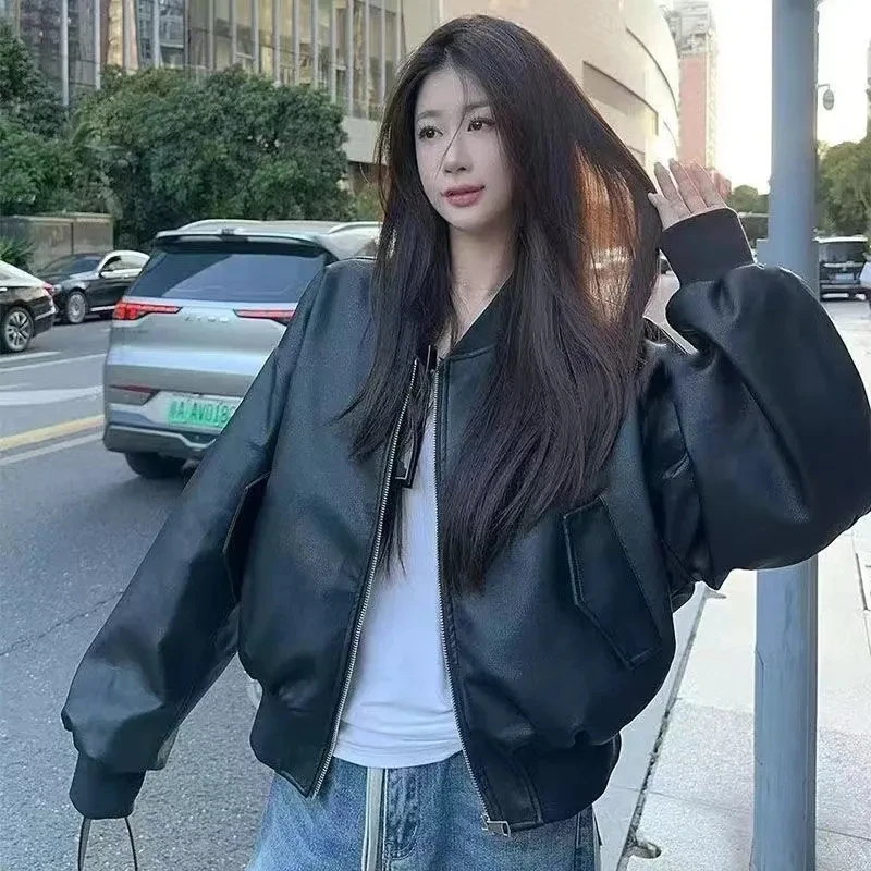 블랙 숏 야구 점퍼 가죽 재킷 여성 2025 봄 신상 PU 가죽 쿨하고 스타일리쉬한 레트로 루즈핏 오토바이 슈트