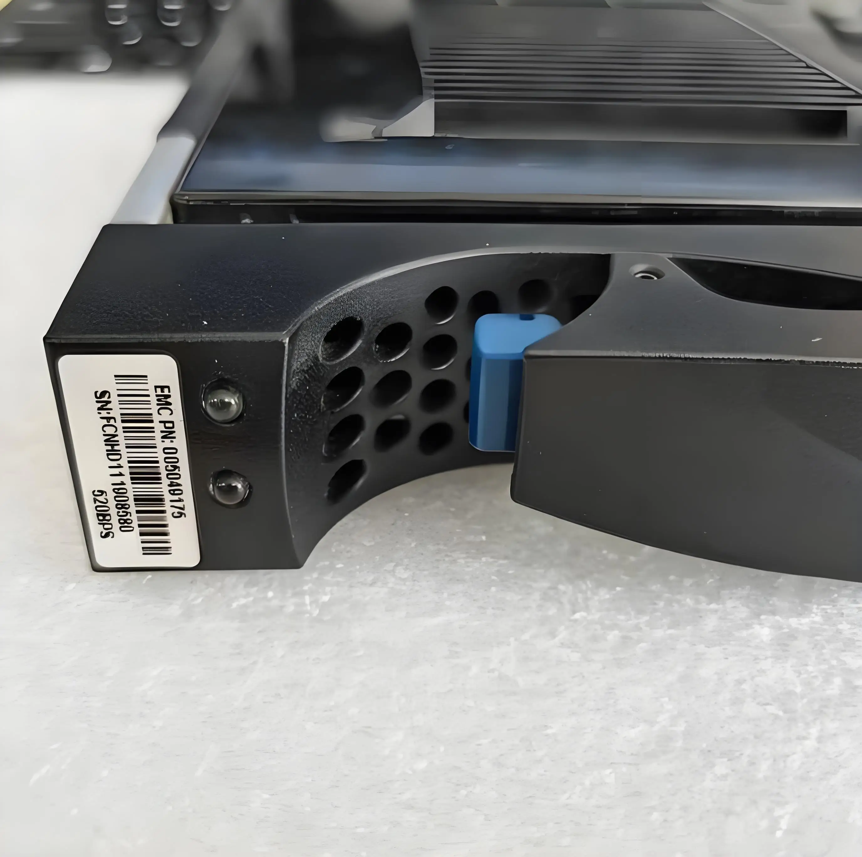 For EMC 005049175 005050280 005049196 300G 10K 3.5 SAS server hard drive