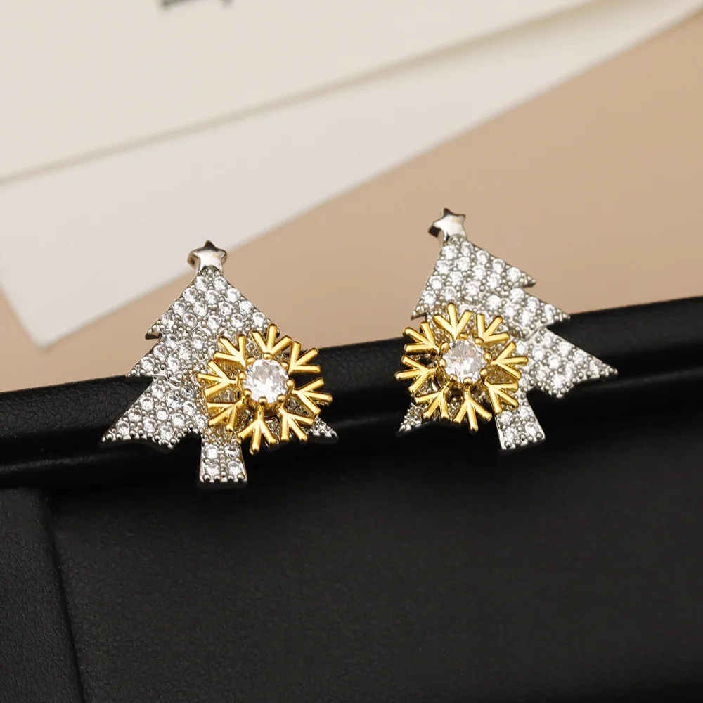 2024 White Zircon Christmas Tree Earrings for Women Sparkling Crystal Snowflake Earring Girls New Year Holiday Jewelry Gifts