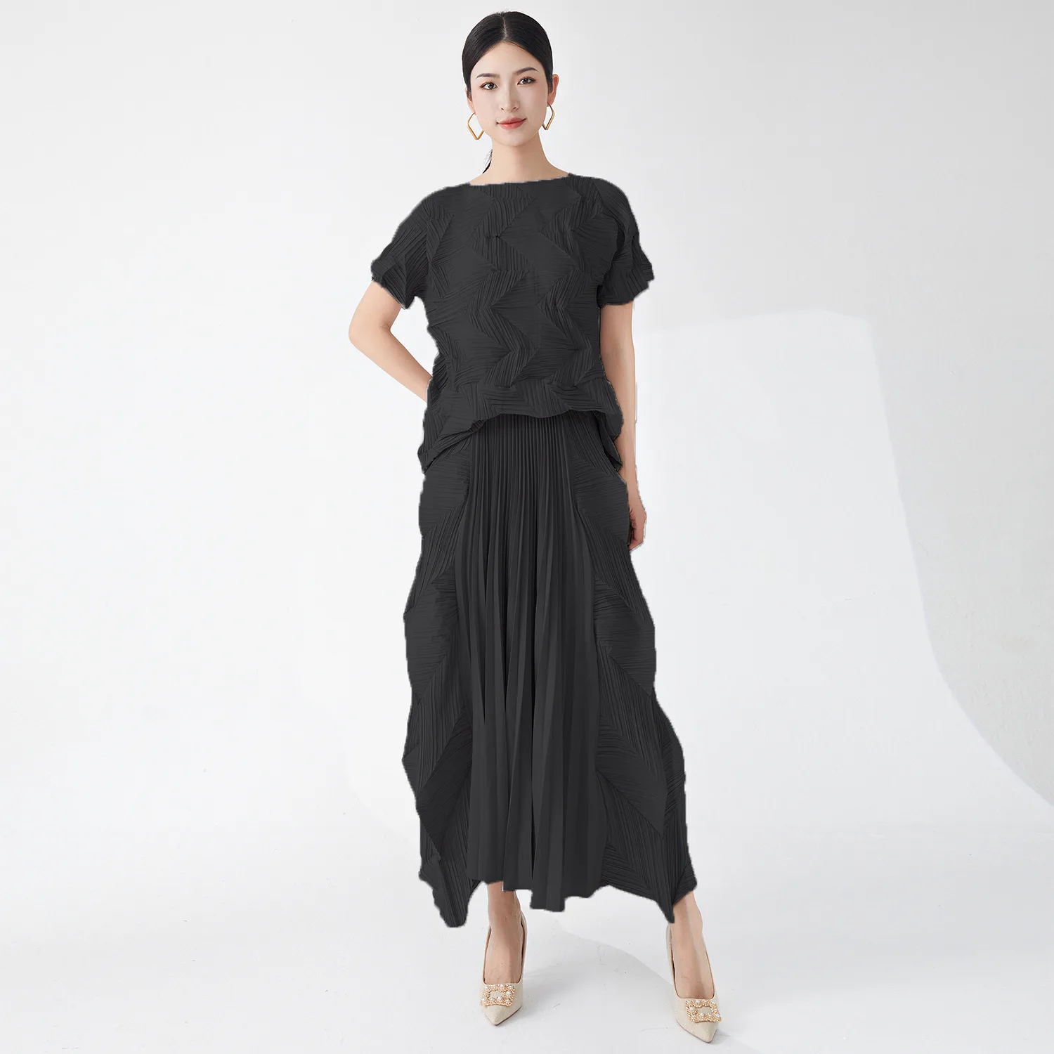 Women's Short-Sleeved Miyake Top and Versatile Skirt Set, Summer Suit, High-end Irregular Casual T-shirt, 2-Piece Set