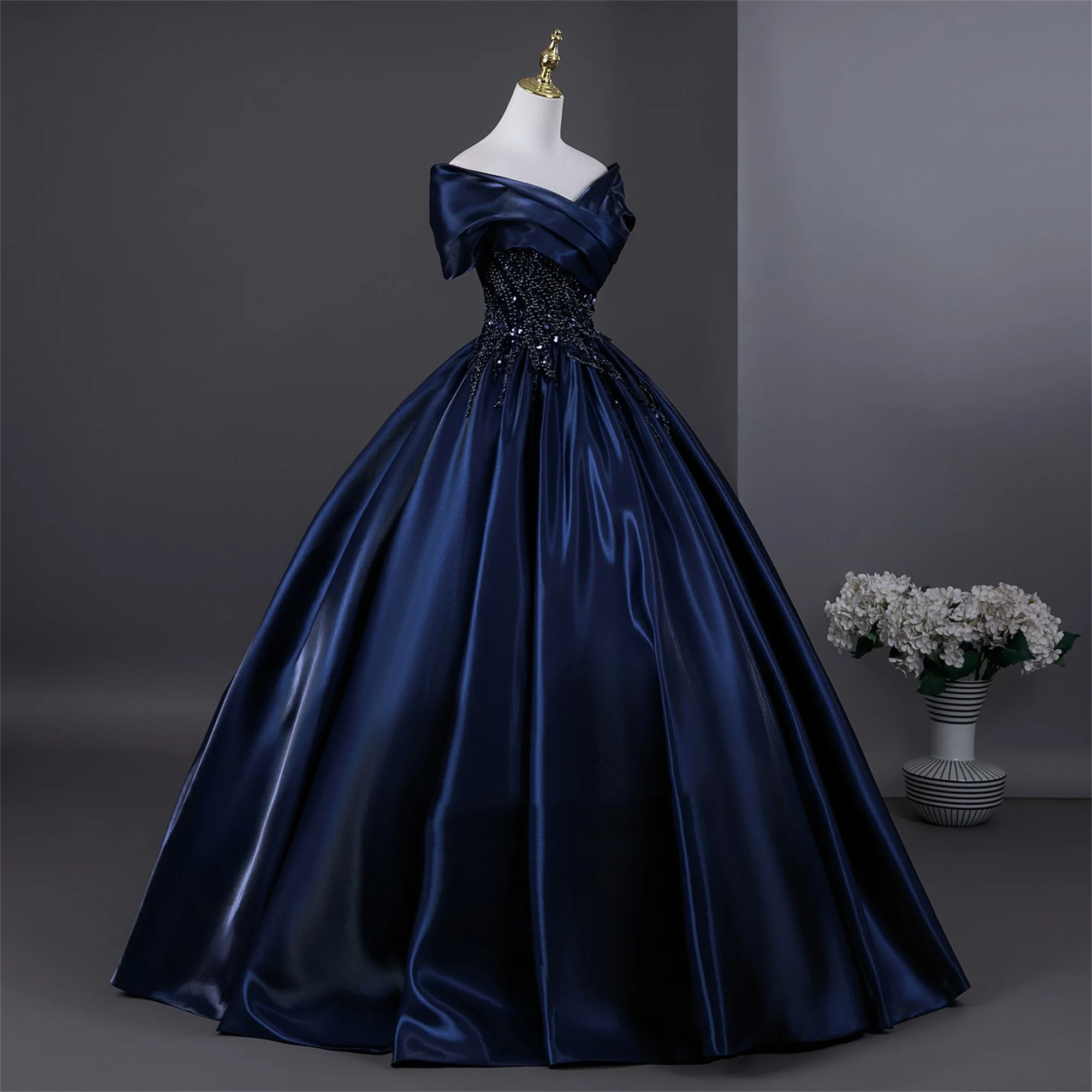 Marineblauw Satijn Ball Down Quinceanera Jurken Kralenornament Franse Prinses A-lijn Vloerlengte Verjaardagsfeestje Galajurk