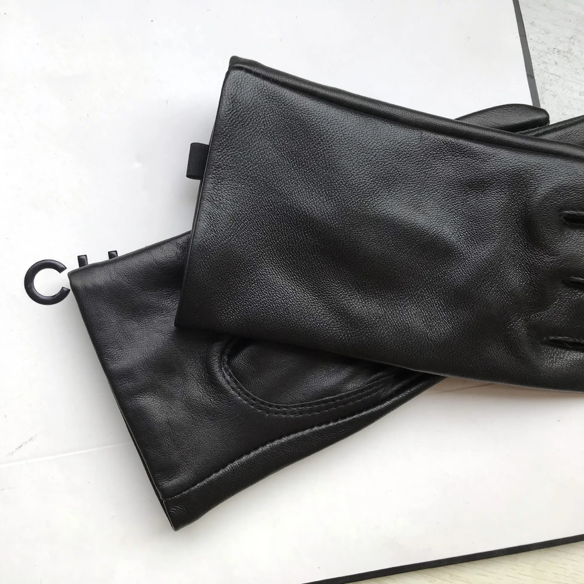 Ladies Sheepskin Gloves Classic Solid Color Real Leather Spring Velvet Lining Cycling Driving Gloves Autumn Winter