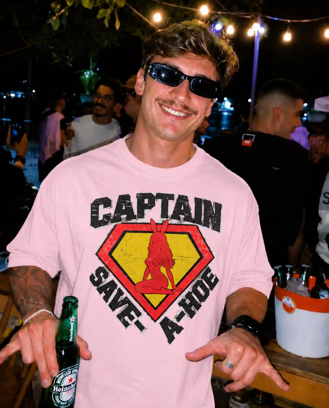 Captain Save A Hoe T-Shirt Vintage Distressed Bunny Badge Print Tee Unisex Short Sleeve O-Neck Funny Slogan Party Streetwear