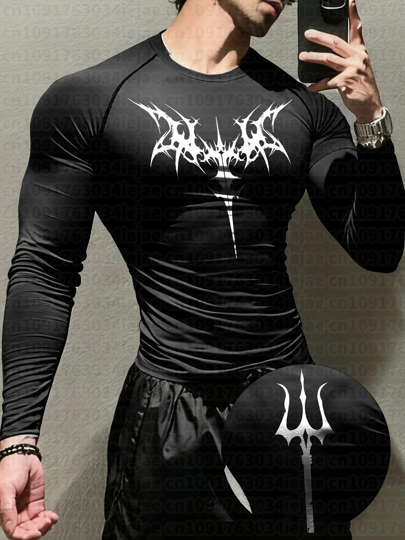 Herren-Langarmshirt mit dunklem abstraktem totemischem Gothic-Stil, Dreizack-Symbol und symmetrischem Dornenmuster. – Detail 8