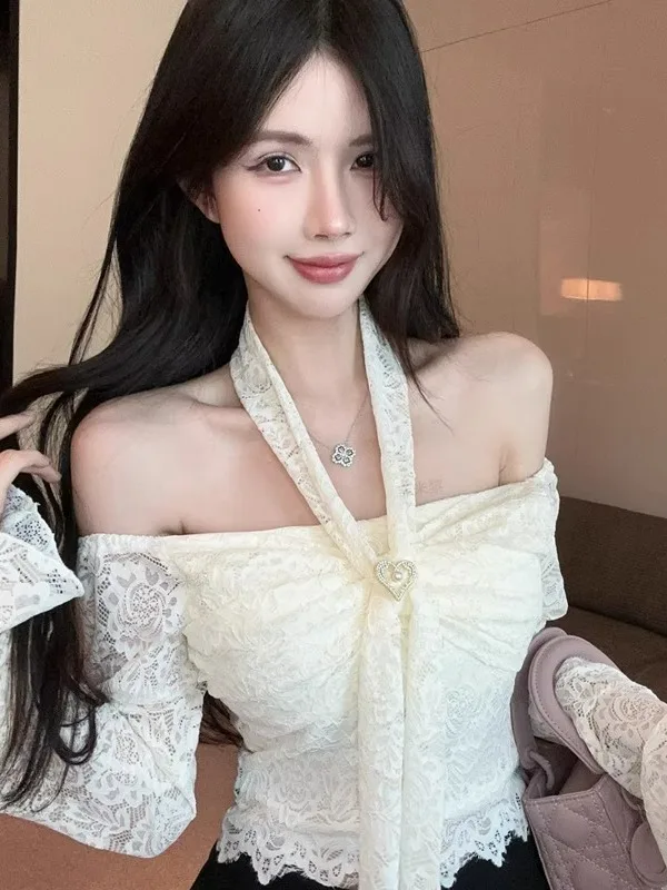 

Потрясающая кружевная футболка с вырезом на шее, на одно плечо, с длинным рукавом, красивым цветочным 3D-дизайном, сексуальными рукавами-колокол, бренд Nicole Rose