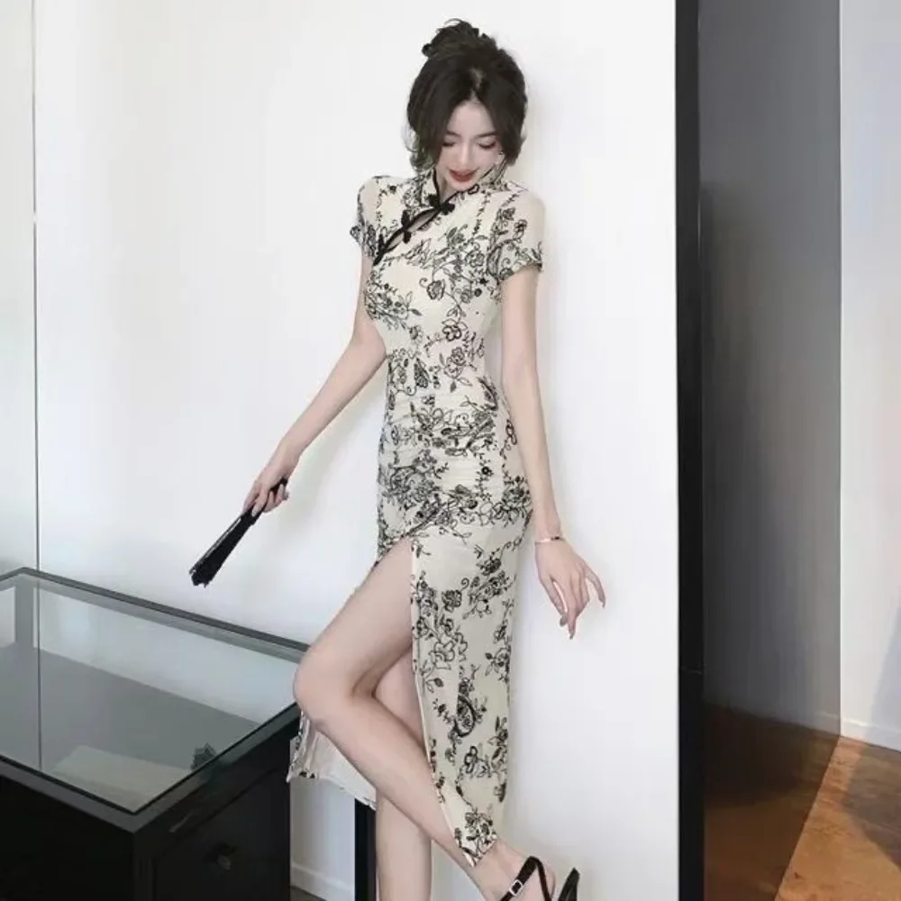 yesElegant Vintage Chinese Style Cheongsam Dress for Young Women, High-End Slim Fit Qipao with High Slit and Wrap Hip Design