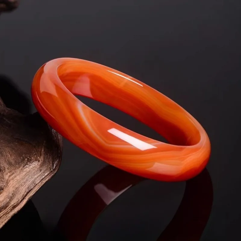 

Natural High Ice Red Agate Bracelet for Women, Suitable for Daily Wear and Accessories