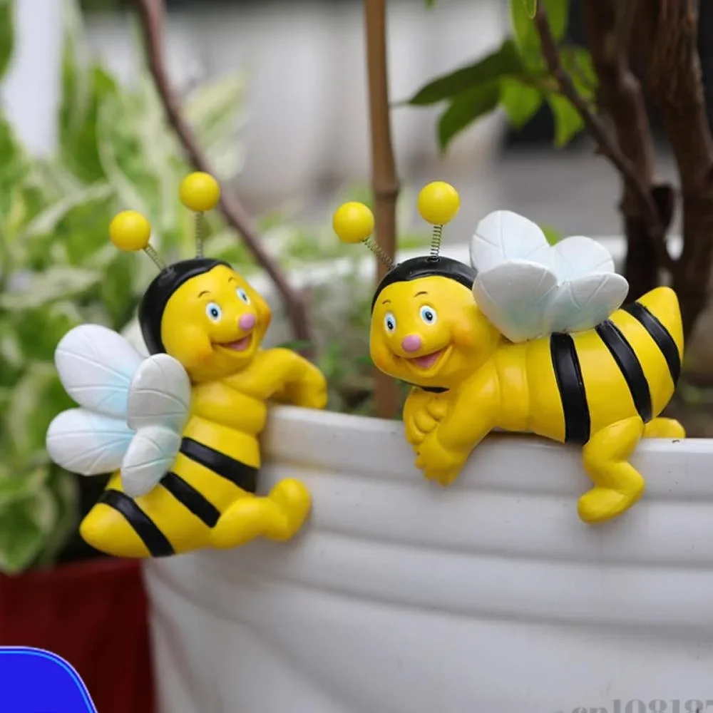 Set of 2 Resin Hanging Bee Statues Bee Figure Plant Pot Hanger Funny Pot Huggers for Home Garden Patio Lawn Yard Ornaments