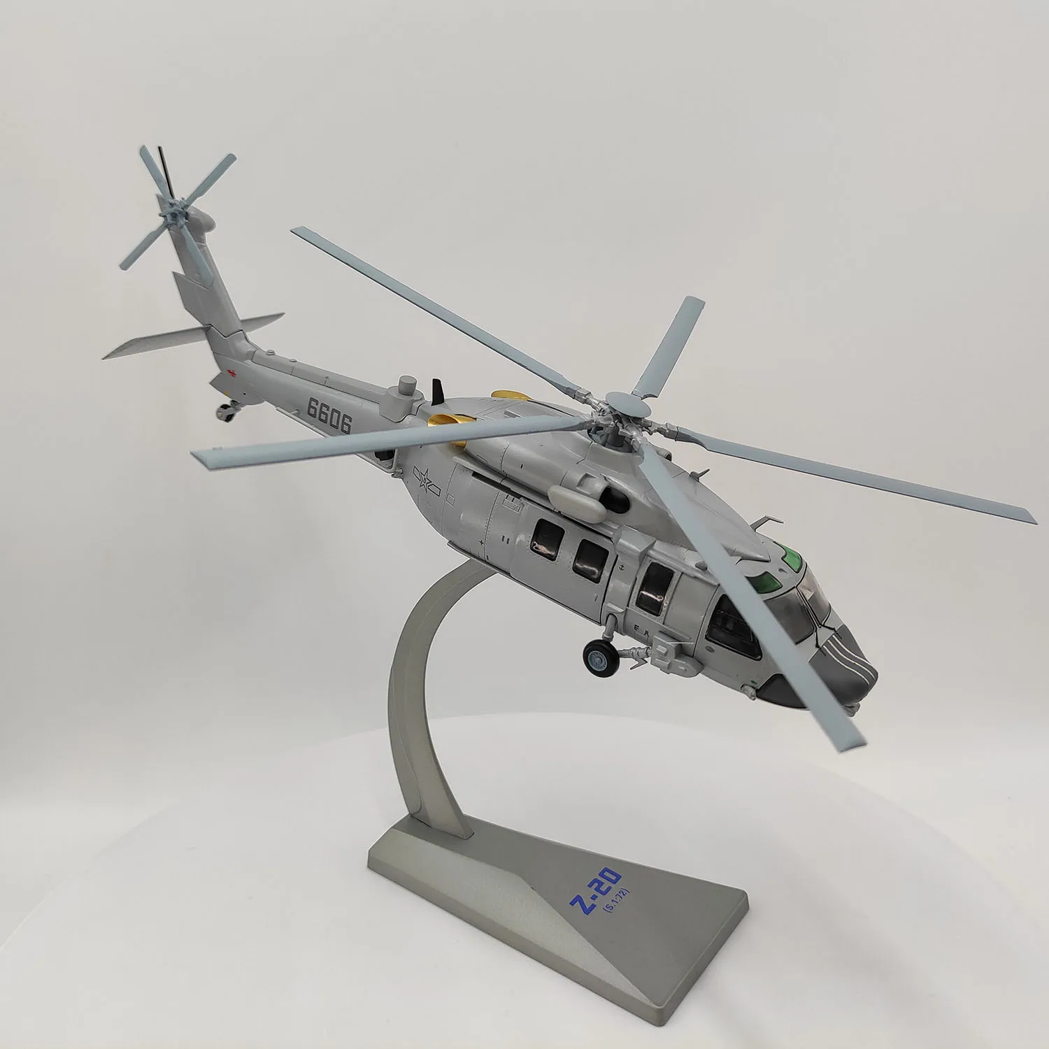 Diecast AF1 1/72 Bilancia Cina Z-20 6606 Elicottero Militare In Lega Modello di Aereo Da Collezione Souvenir Classico Giocattolo Regalo Nostalgico