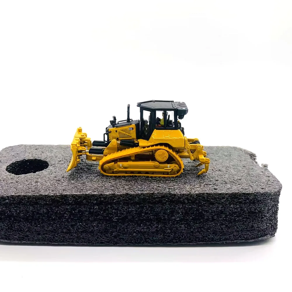 

3 Color! 1:87 Ho Scale D5 Dozer 100 Years Muddy Version Boy toys birthday gifts collection, engineering vehicle model DM 85953
