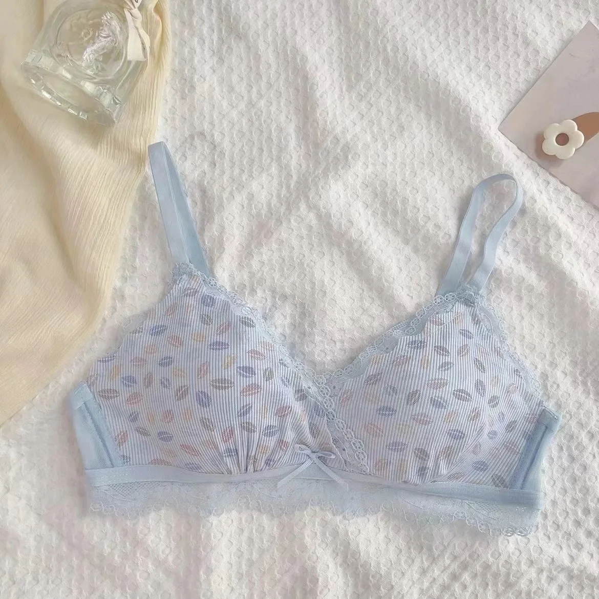 Meisjes Licht Driehoek Cup Ondergoed Zonder Stalen Ring Kant Lingerie Japanse Ademende Verzamelde Zoete Sexy Bh Set