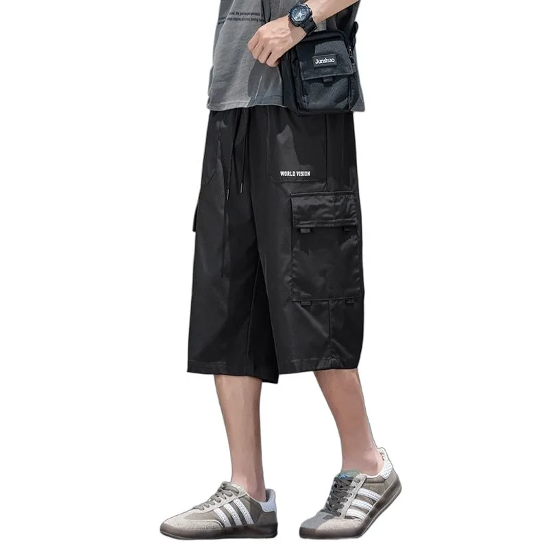 شورت رجالي عصري فضفاض - مناسب للشحن بتصميم معاصر وجيوب متعددة رائعة للمغامرة والمغامرة - أنماط جاهزة