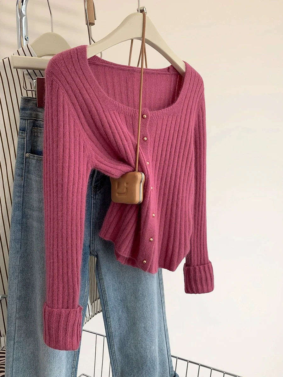 Square neck short sweater coat cashmere women's high sense little man is wearing a knitted cardigan inside his shoulder.