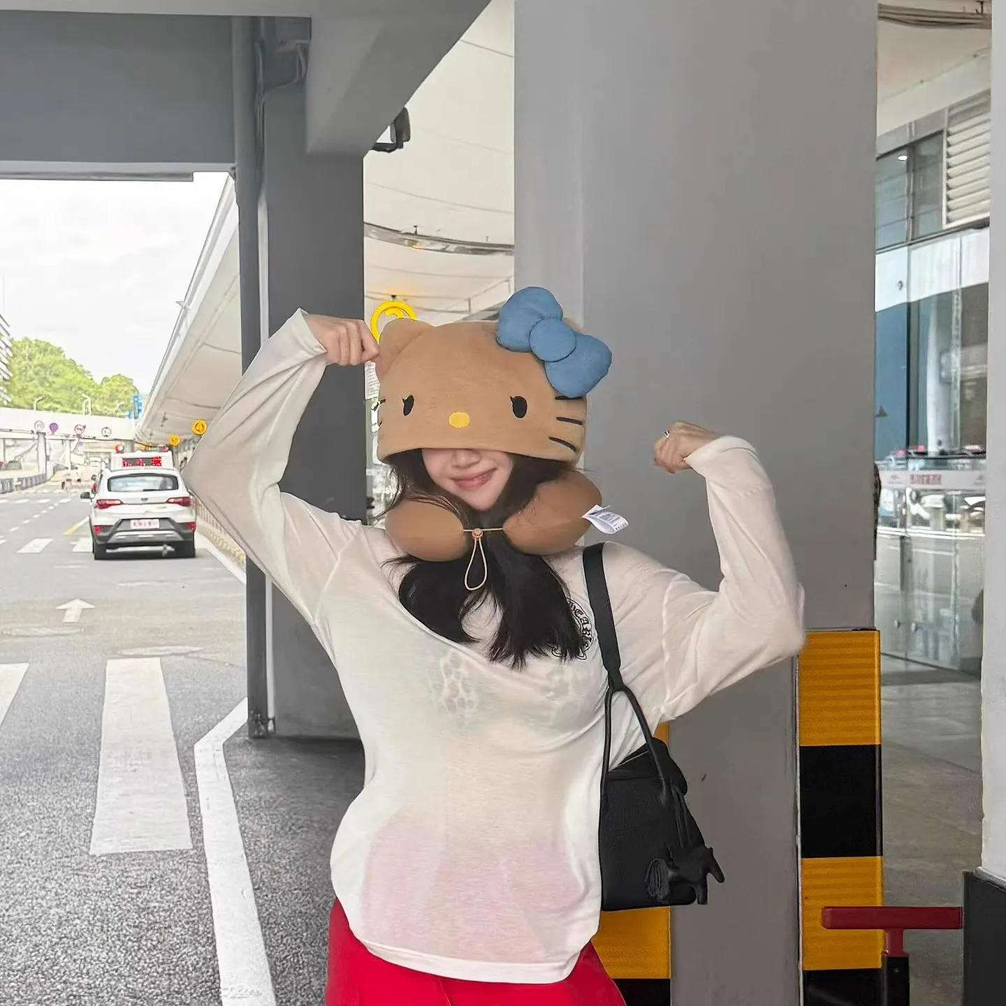 Sanrio Hello Kitty Cuscino da viaggio con cappuccio a forma di U per aereo Auto Comodo supporto per pisolino per dormire con regolabile