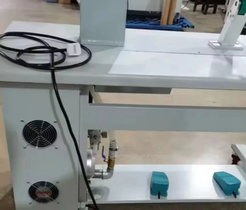 Industrial Hot Air Gluing Welder Waterproof Seam Equipment For Outdoor Rainwear Tent Making