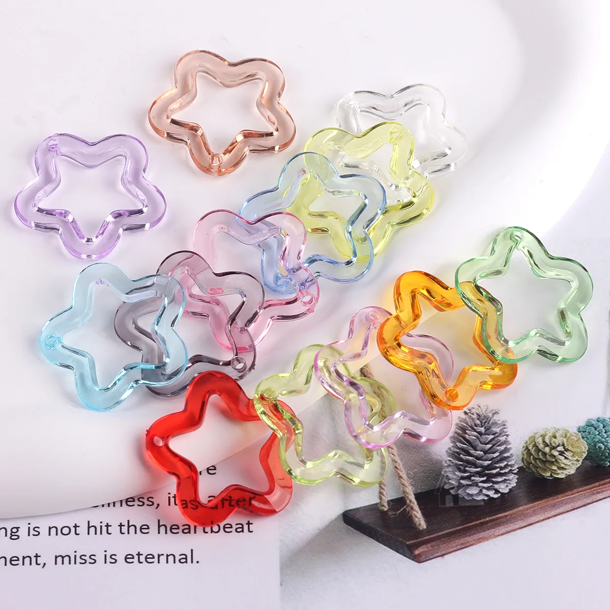 20/50/100 Stück 30mm Acryl Transparente Hohle Sternperlen DIY Schmuckanhänger Schlüsselanhänger Windglocke Handgemachtes Mode-Accessoire – Detail 2